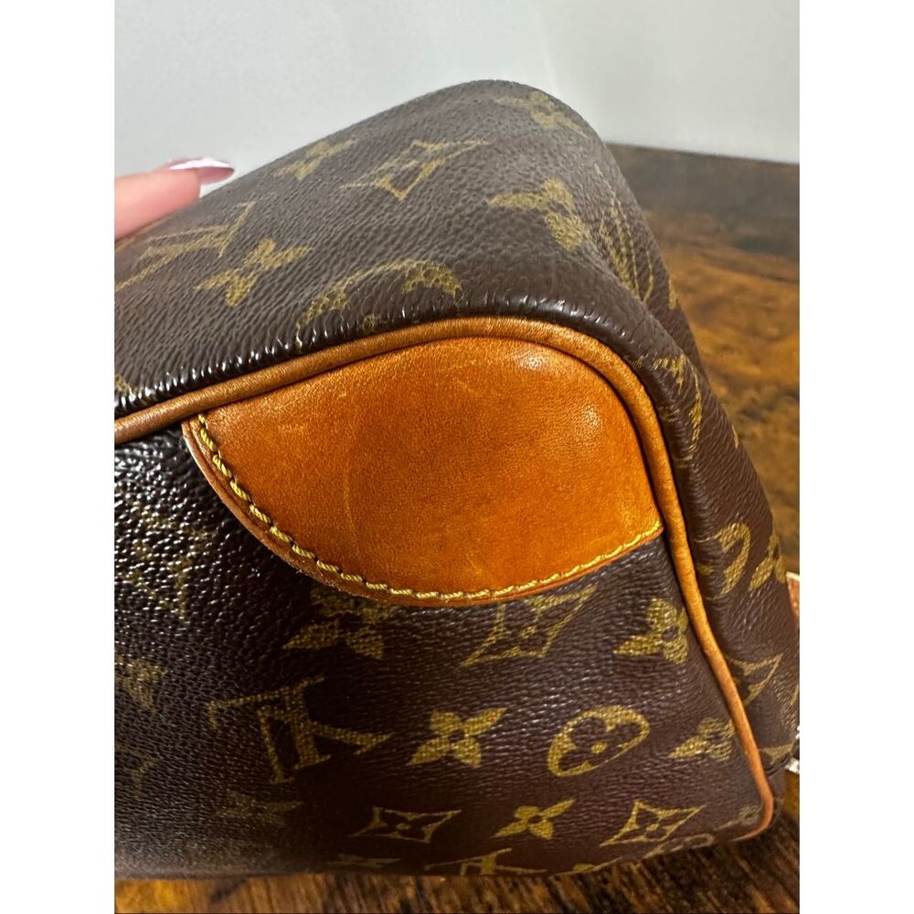 Louis Vuitton Vintage Monogram Bag Trocadero 27 Crossbody - Picture 14 of 16